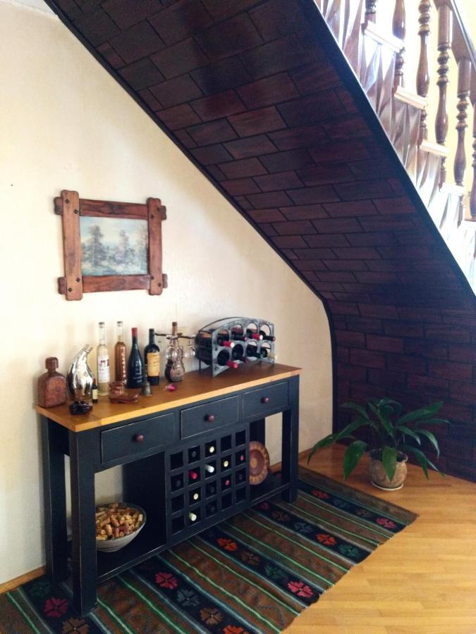 Omsi House Hotel Телави Екстериор снимка