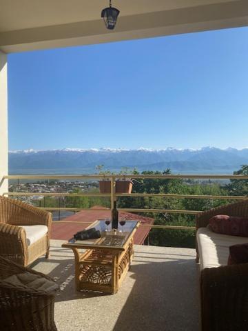 Omsi House Hotel Телави Екстериор снимка