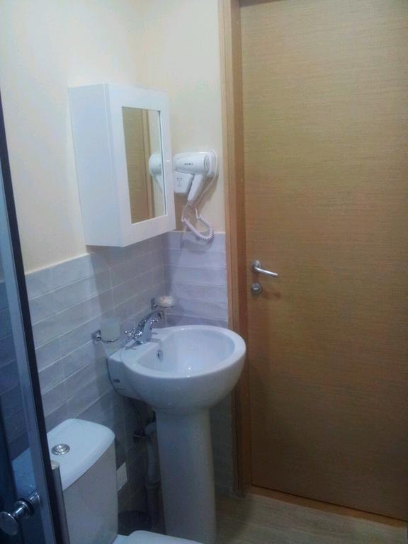 Omsi House Hotel Телави Стая снимка