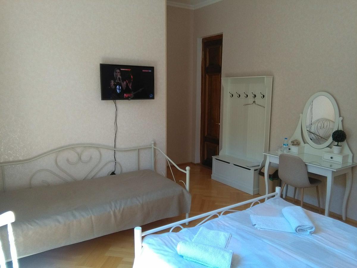 Omsi House Hotel Телави Екстериор снимка