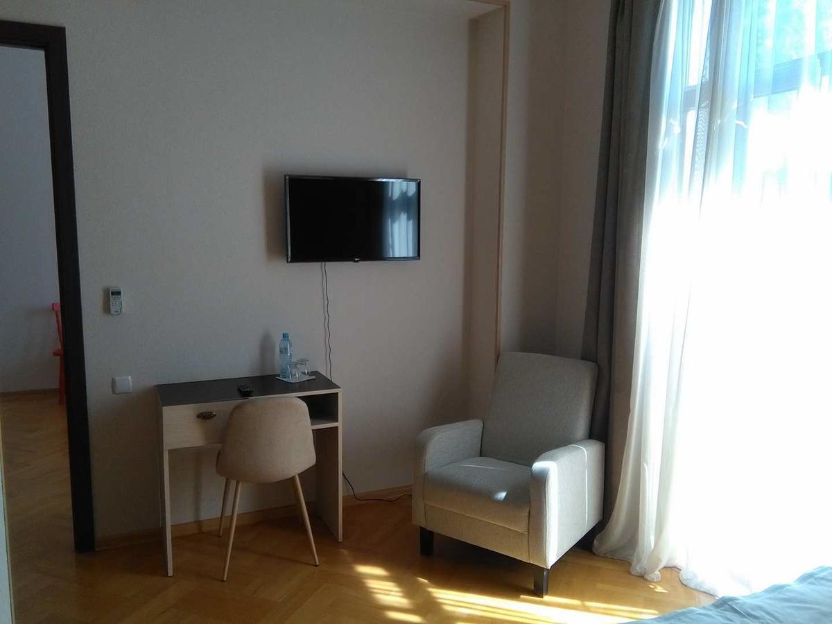 Omsi House Hotel Телави Екстериор снимка