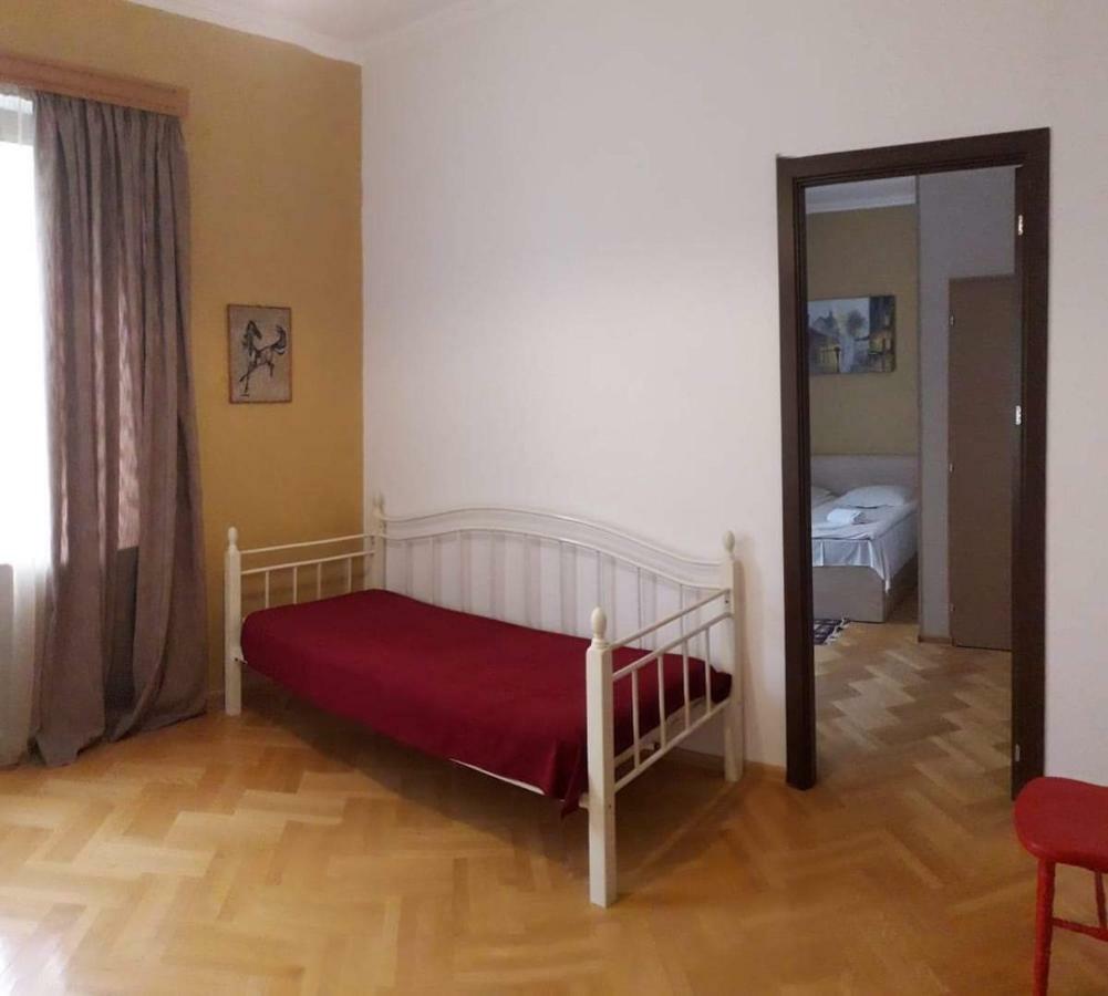 Omsi House Hotel Телави Екстериор снимка