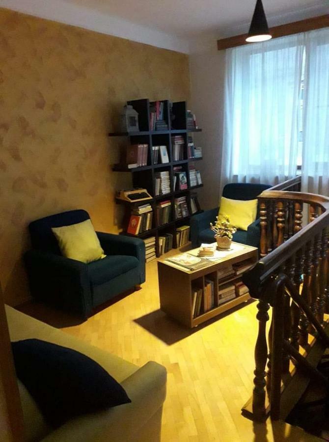 Omsi House Hotel Телави Екстериор снимка